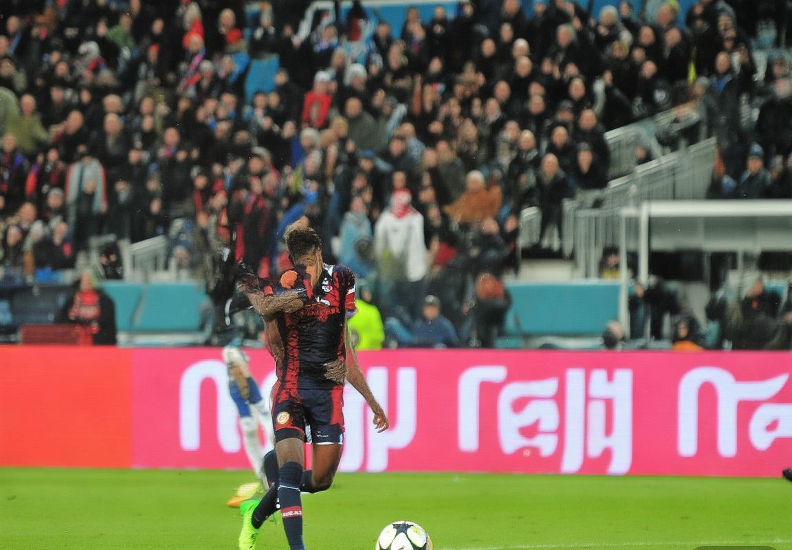 柏林联合逆转汉堡：德甲战术对决解析(图2)